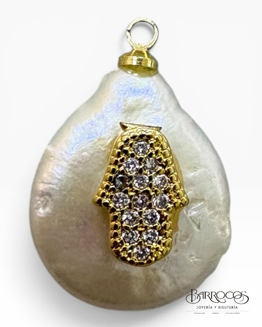 Dije mano pequeña goldfilled