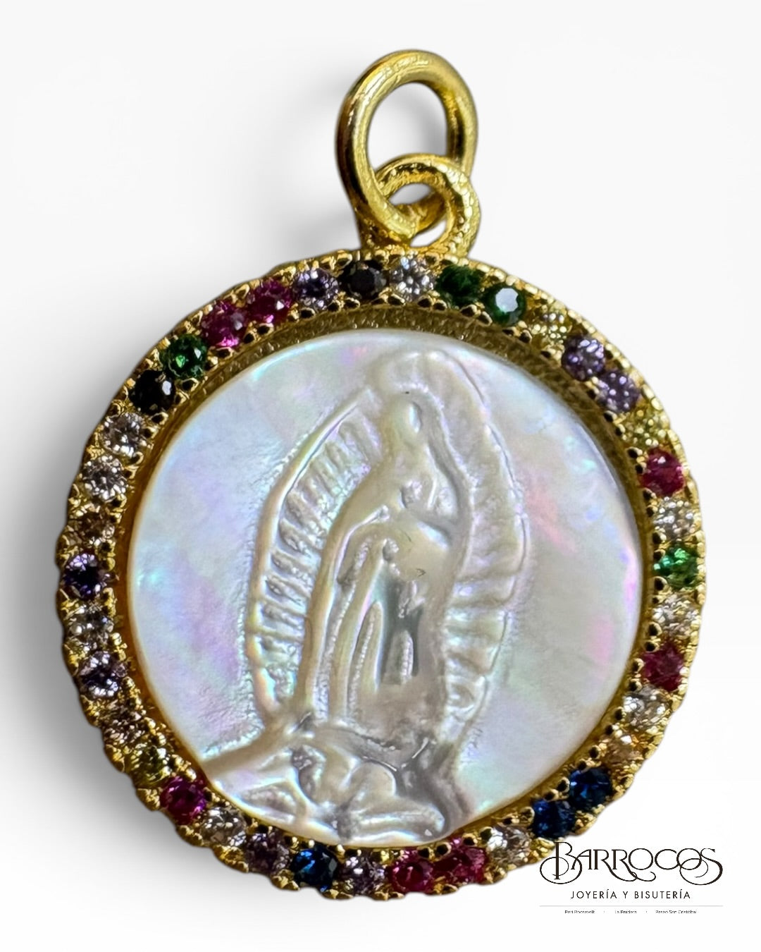 Dije virgen de Guadalupe concha nácar 18k
